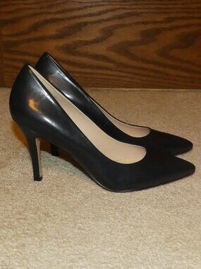Nine West Flax Navy Blue Pointed Toe Pumps Size 9
